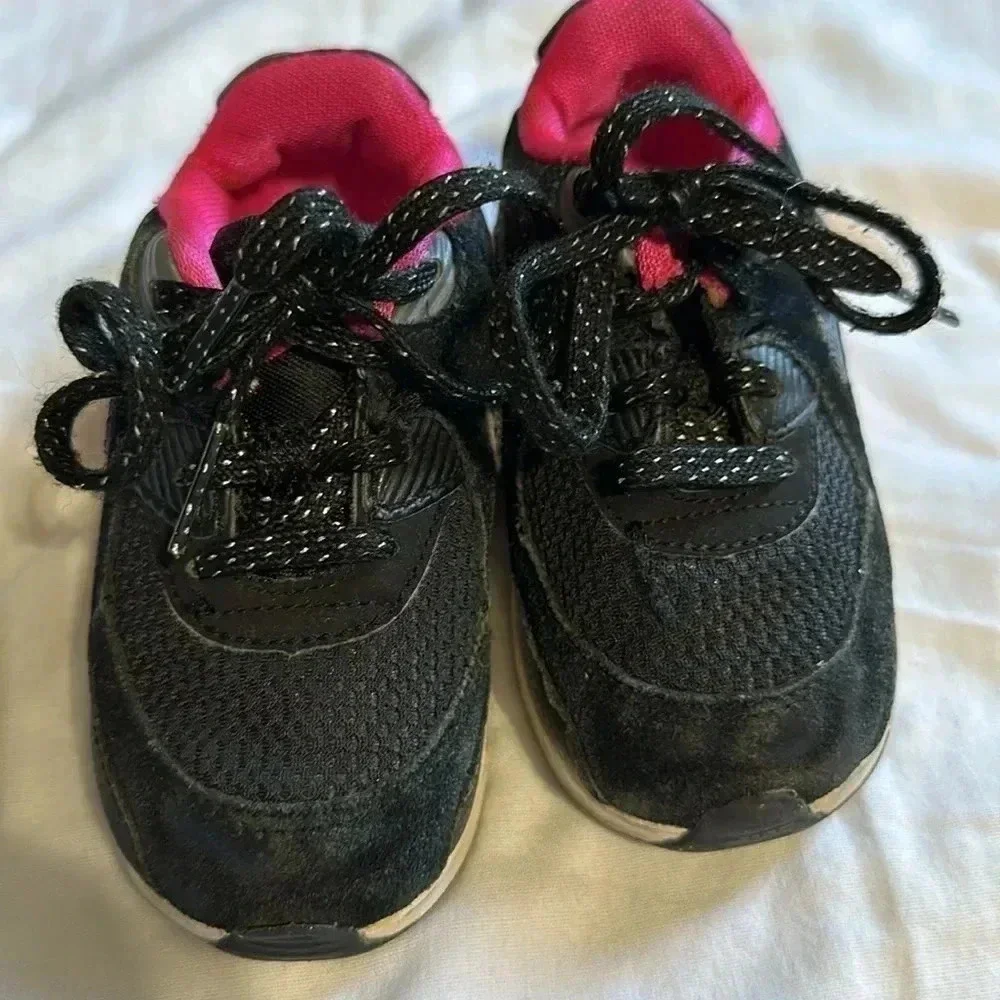 Nike air max toddler size 5.5C black pink lace up